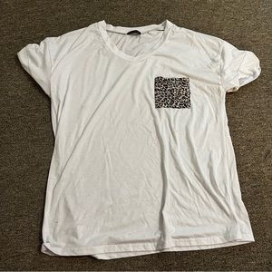 Women’s pocket tshirt